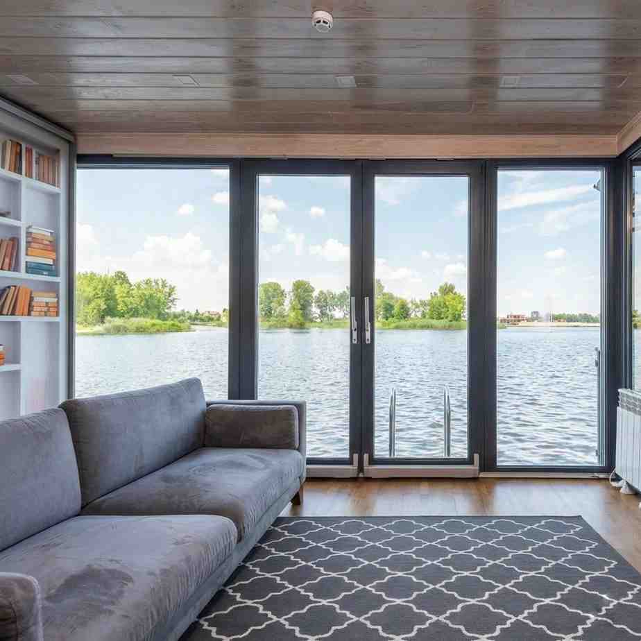 Elegant glass door with stainless steel handle in Dubai home