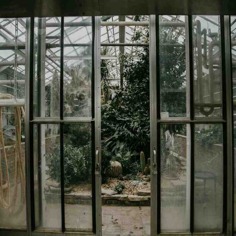 Elegant glass door with stainless steel handle in Dubai home